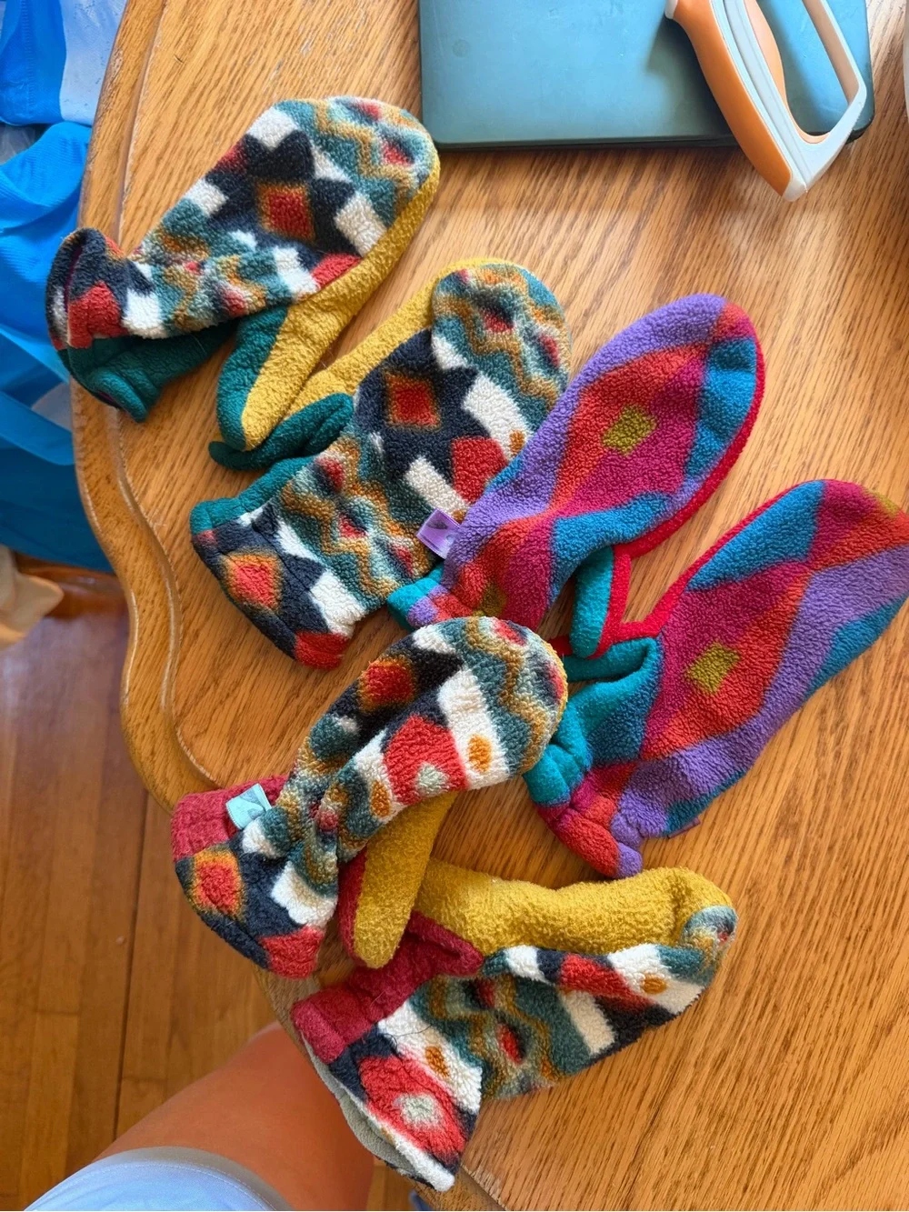 Kids Multicolor Fleece Mittens - Cozy Patterned Winter Gloves